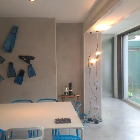 Via Romagna 6 P6091 *